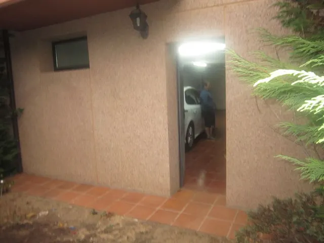 SE VENDE CHALET ADOSADO SEMINUEVO, 4 HAB., GARAJE DOBLE ,PATIO. PARA ENTRAR A VIVIR — 30
