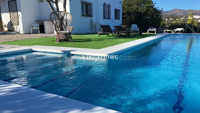 Chalet 4 habitaciones 274m² en venta - Costa Del Sol