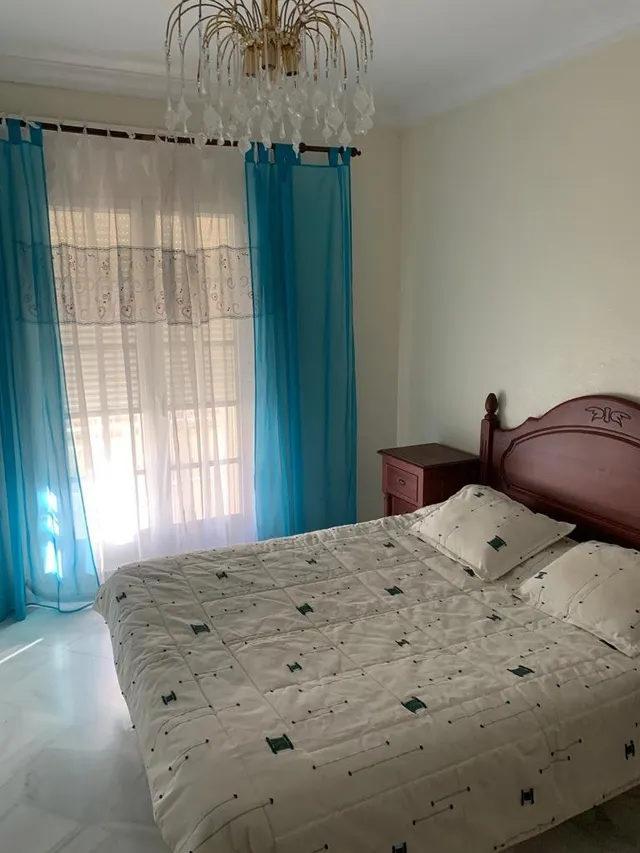 Gran casa con garajes y local comercial — 20