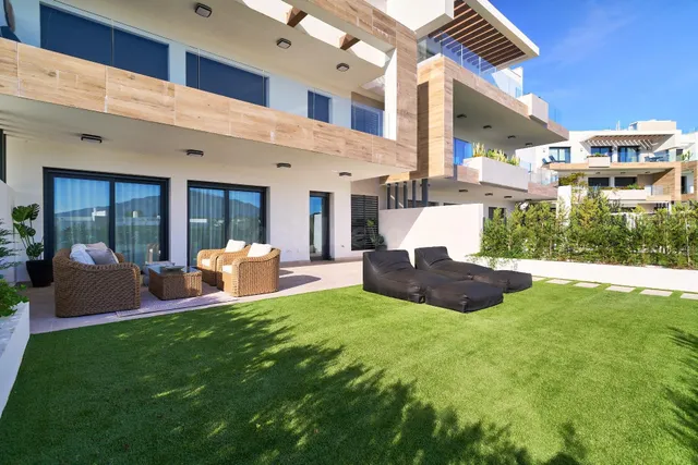 APARTAMENTO DE LUJO CON JARDÍN - foto 5