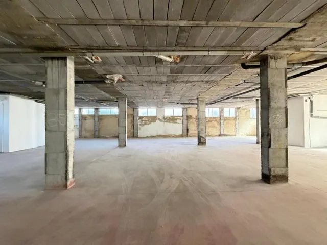 Local comercial 2800m² en venta - Estacion de autobuses — 27