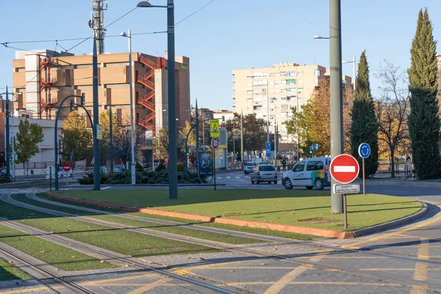 Local comercial de 200 m2 cerca del estadio Los Carmenes, magnifica oportunidad de inversion — 38