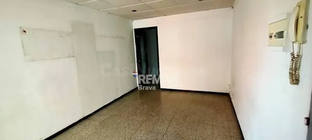 Oportunidad bancaria: Piso a reformar en la quinta planta, S - foto 3