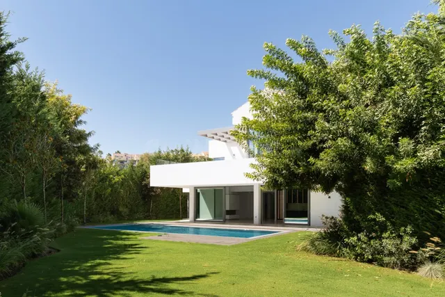 Villas de lujo de obra nueva el irbanización el paraiso, Estepona, costa del sol — 3
