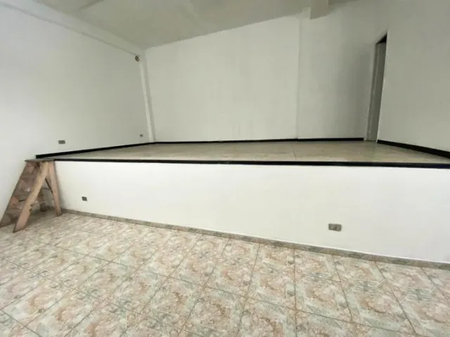 Local comercial calle Torrecedeira — 8