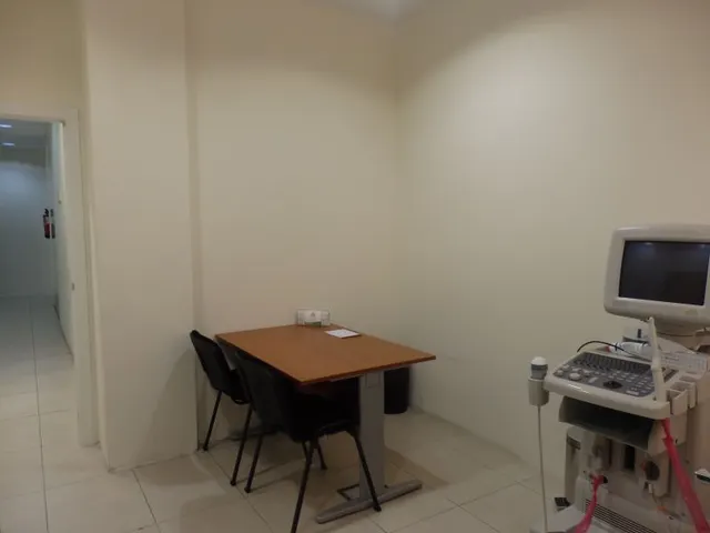 Local comercial en Fernando Remacha — 27