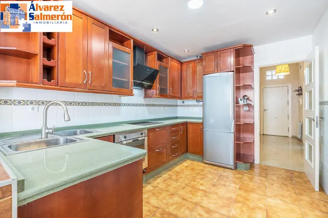 ADOSADA EN URBANIZACIÓN EN HUETOR VEGA — 10