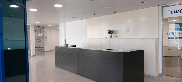 ¡¡OFICINAS EN CENTRO DE NEGOCIOS CON 2 PLAZAS DE GARAJE INCL - foto 3