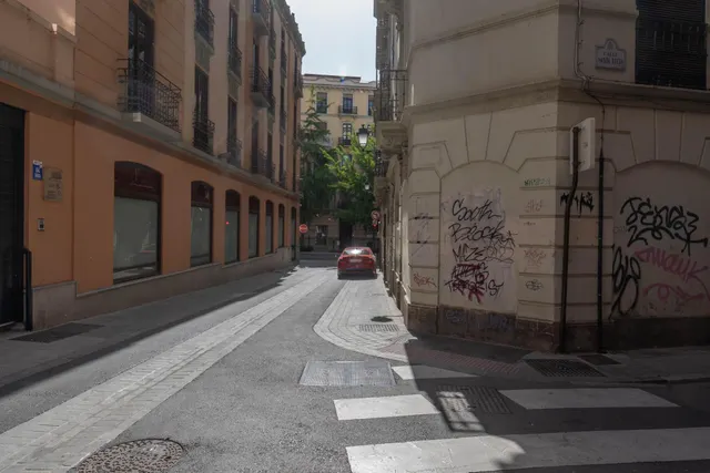 Oportunidad de Inversión: Plazas de Garaje en Gran Vía desde 24.900€. — 27