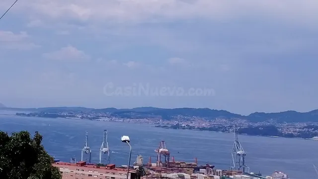 Solar Urbano de 1.228 m2 en Vigo con vistas a la ría y obra  - foto 3