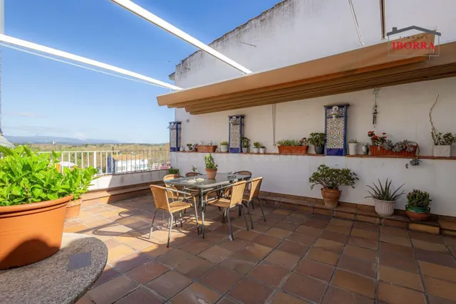 CASA CON LOCAL COMERCIAL EN EL CENTRO DE TORDERA — 2