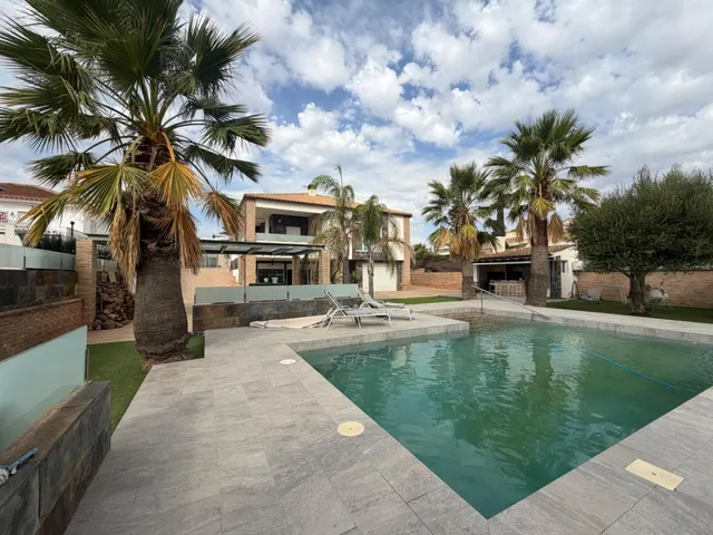 CHALET INDEPENDIENTE EN LOS CONEJOS CON PISCINA, CINCO DORMITORIOS Y AMPLIAS ZONAS DE OCIO — 36