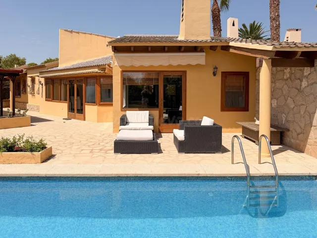 CHALET INDEPENDIENTE EN ALQUILER DE LARGA TEMPORADA EN LA NU - foto 2