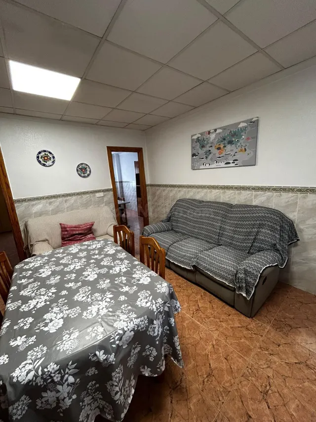 265€ GASTOS INCLUIDOS HAB. CHICA ESTUDIANTE