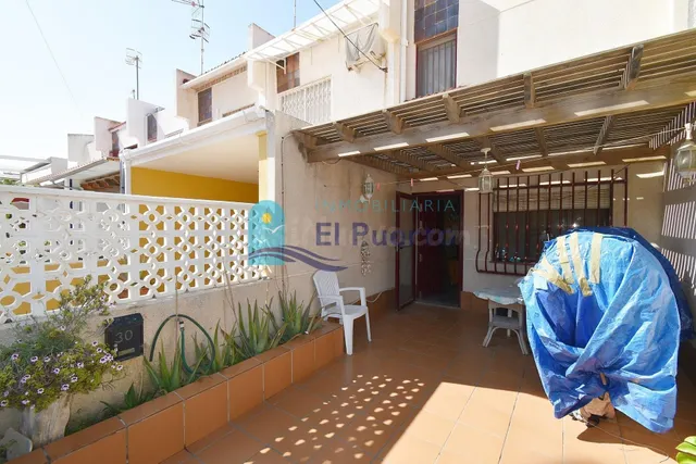 A UN PASO DE LA PLAYA DÚPLEX CON TERRAZA Y DORMITORIO EN PLA