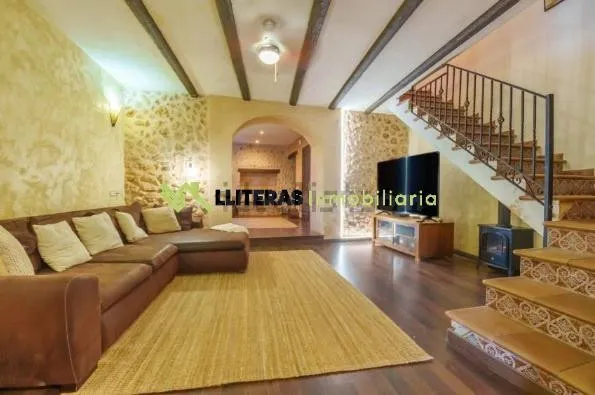 Encantadora casa de pueblo con piscina y apartamento de invi - foto 4