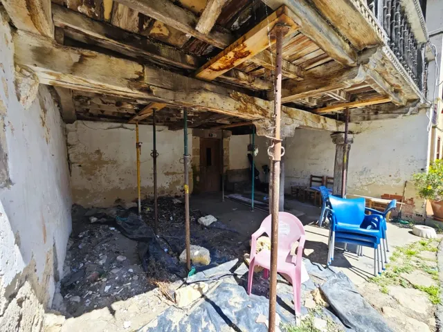 Casa para reformar con jardín — 2