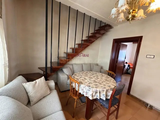 Dúplex de 3 dormitorios con terraza en Virgen del Remedio - foto 2