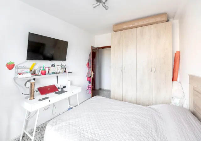 En Venta Piso de 4 dormitorios con ascensor, ideal para reformar a tu gusto. — 11