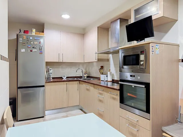 Casi 100 m2 y cuatro habitaciones en los primeros números de Zabaleta. Casi nada. — 13