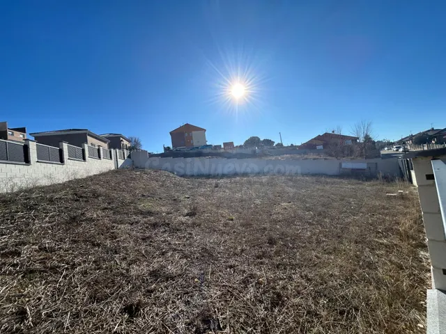 Exclusivo terreno en Yebes, vallado y en esquina, ideal para - foto 3