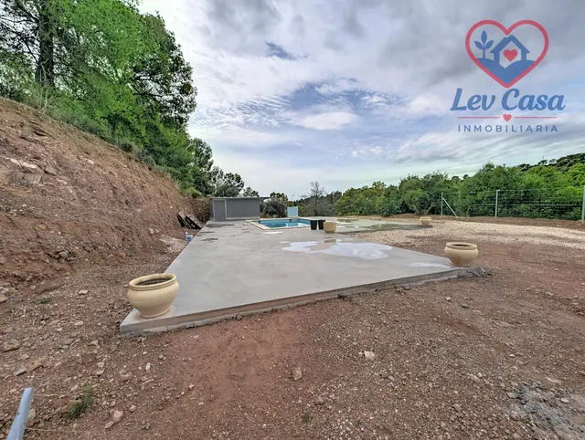 FINCA DE 10.400 M2 CON PISCINA EN SIERRA ESPUÑA — 120.000 € — 32