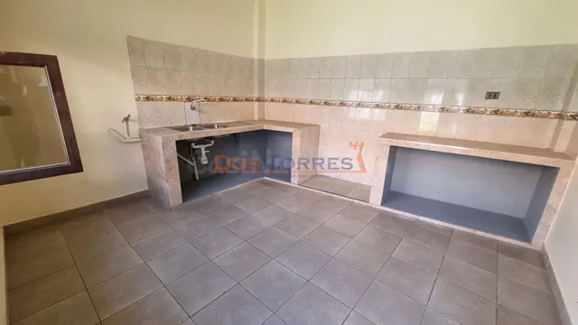 Casa como lote de gran potencial en zona estratégica con pro - foto 3