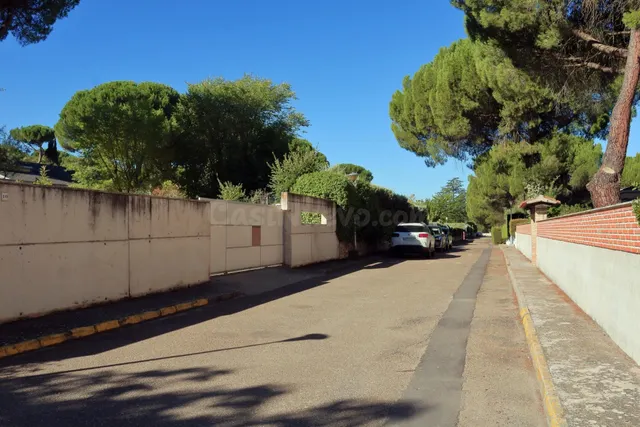 OPORTUNIDAD ÚNICA EN URB "LA COTARRA" - HERRERA DE DUERO