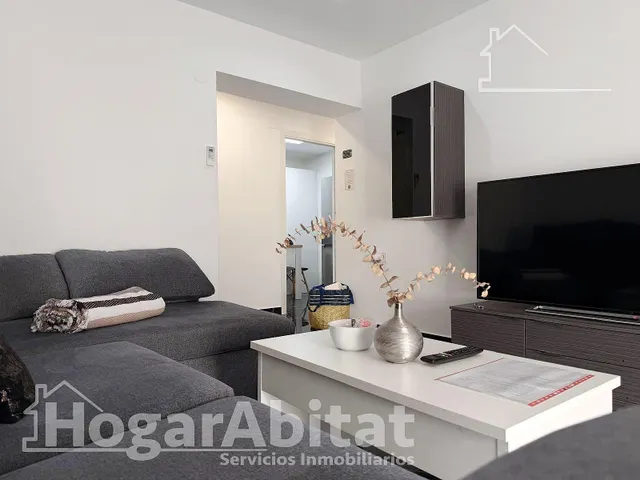 ¡Espectacular! Amplio, moderno y reformado, todo amueblado y cerca del centro — 24