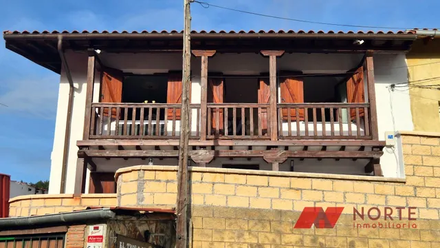 CASA REFORMADA CON JARDÍN Y PORCHE - foto 2