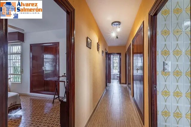 Gran casa con parcela y piscina en Cájar — 24