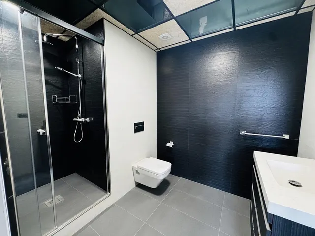 LOCAL COMERCIAL EN VENTA EN SERRALLO – BOLA DE ORO — 13