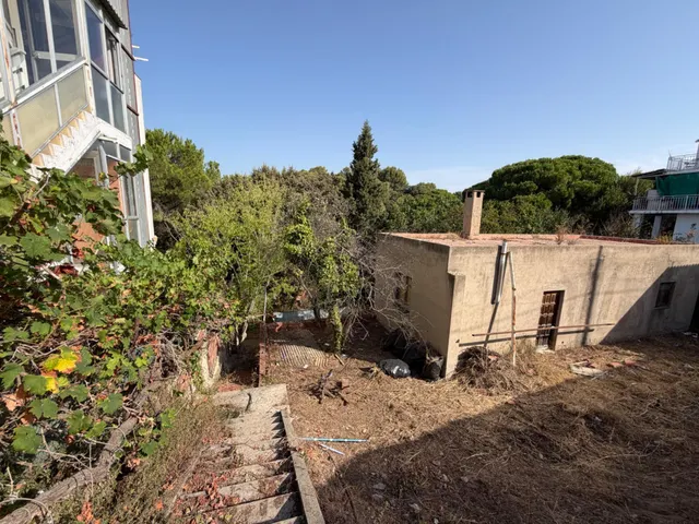 "Tu próximo proyecto empieza aquí: parcela urbanizada en Polinyà con gran potencial" — 4