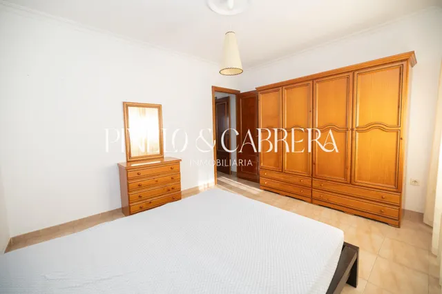 Piso en venta con terraza y ascensor en calle madrid — 48