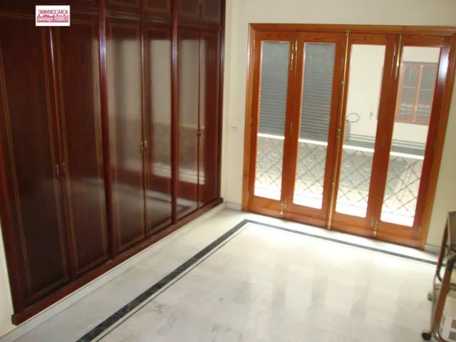 VENTA DE VIVIENDA UNIFAMILIAR EN BENIFAIO                  ACCESO POR DOS CALLES — 8