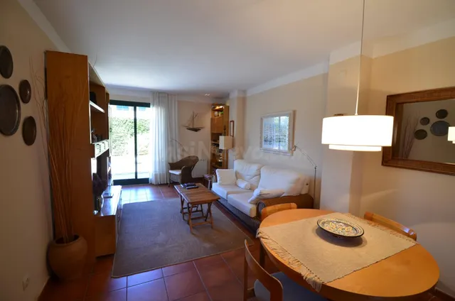 Exclusivo Apartamento en Planta Baja con Jardines Privados y - foto 3