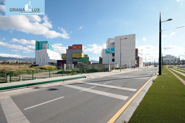 Magnifica vivienda con garaje en vergeles, junto a palacio de deportes — 21