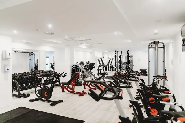 Centro deportivo en venta en  Benalmádena, Costa del Sol — 2