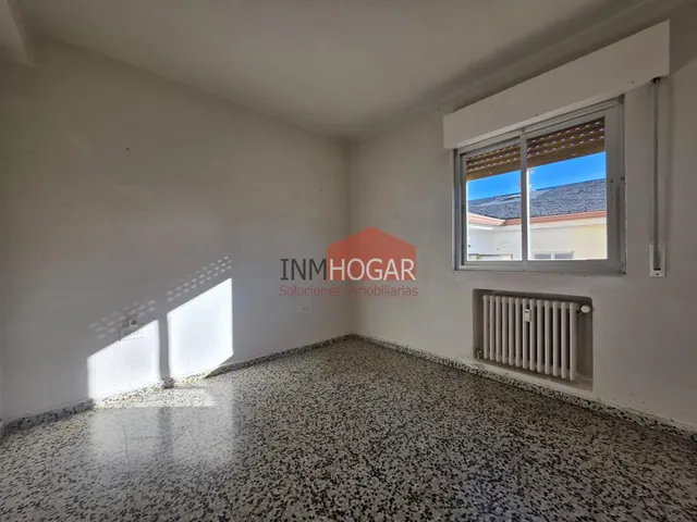 Amplia y luminosa vivienda en venta en la zona de san roque, Ávila — 24