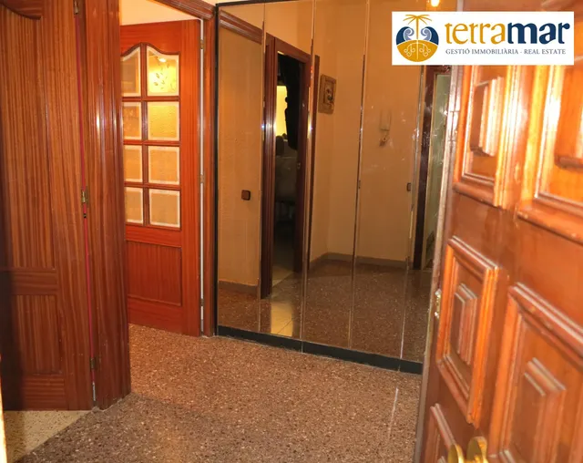 PISO EN VENTA AVDA. CORNELLÁ - ESPACIO Y COMODIDAD A TU ALCANCE — 29