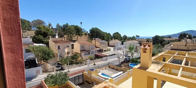 Gran chalet independiente de 3 plantas con dos viviendas y piscina — 39