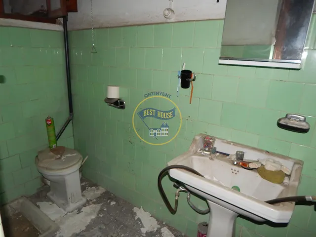 EDIFICIO A REFORMAR EN COCENTAINA. — 26