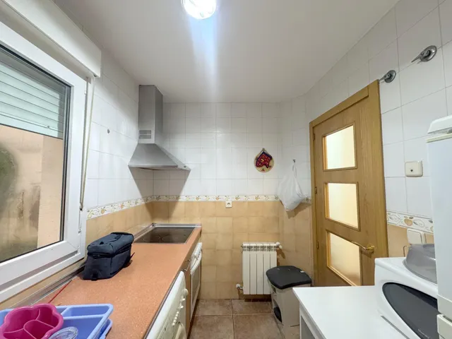 Piso en planta baja de primera transmisión, luminoso y con 3 habitaciones — 16