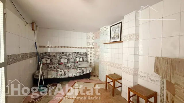 ¡Cerca del puerto! Casa espaciosa y semireformada con gran terraza, toda amueblada — 32