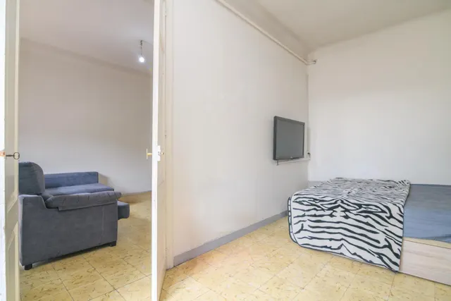 ¡Oportunidad única para inversores! Piso con alta rentabilidad e inquilino solvente en el centro de Manresa — 36
