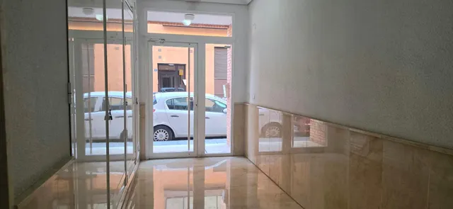 PISO A LA VENTA AMPLIO, LUMINOSO Y CON PLAZA DE GARAGE — 30