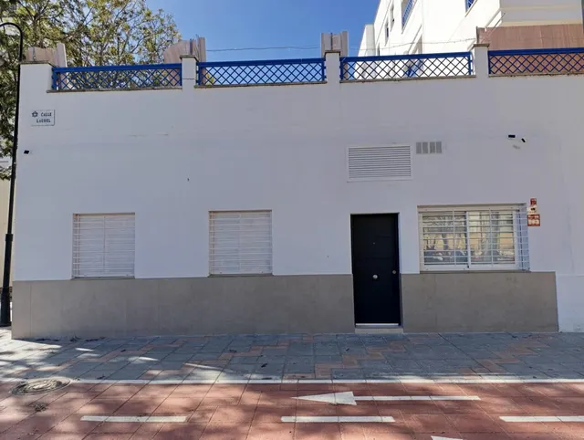 APARTAMENTOS MODERNOS E INDEPENDIENTES TOTALMENTE REFORMADOS — 17