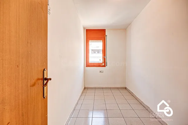 VENTA PISO EN IGUALADA ZONA LA MASUCA 3 habitaciones, TERRAZ - foto 2
