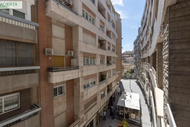 Amplia vivienda en pleno centro de Granada — 31