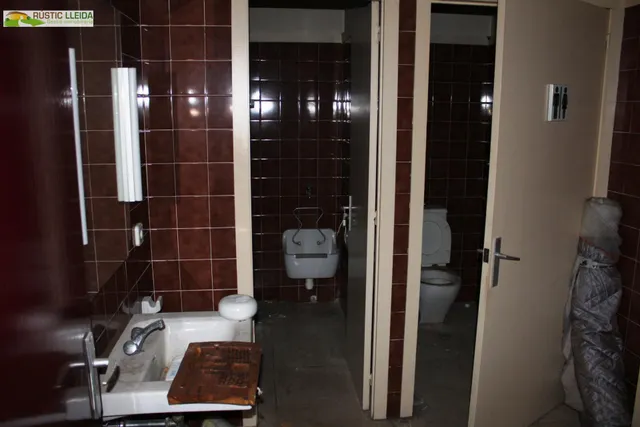 ¡Oportunidad en Tàrrega! Local comercial de 89 m2. — 5